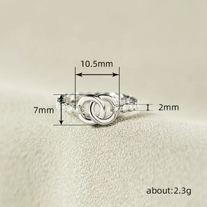 Anelli Geometrici T0110 per Matrimonio con Micro Pavé di Zirconia Cubica Creata in Laboratorio, Anelli di Fidanzamento Unisex alla Moda - Product Image 3