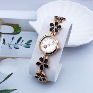 นาฬิกาข้อมือผู้หญิงลายดอกไม้สุดนิยมปี 2026 นาฬิกาควอตซ์ผู้หญิง - Product Image 3