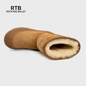 أحذية ثلوج شتوية مقاومة للماء من جلد الغزال والصوف قطعة واحدة مضادة للانزلاق أحذية كلاسيكية متعددة الاستخدامات من Uggs - Product Image 5