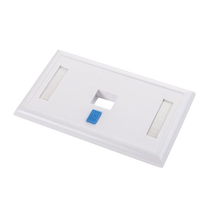 <span class=keywords><strong>Plaque</strong></span> murale Ethernet Type 120 à 1/2/3/4/6 ports avec fenêtre d'identification et obturateur pour module Keystone RJ45 - Product Image 1