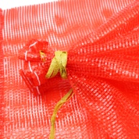 Sac en filet respirant en PP pour l'emballage des pommes de terre, des oignons et des légumes, sac en filet de 20 kg, 25 kg, 30 kg pour l'utilisation agricole