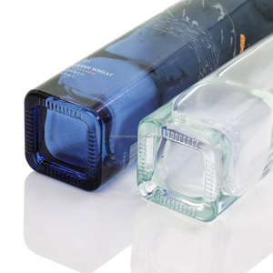 Bouteille de vin en verre transparente vide avec logo, 500ml, 700ml, 750ml, avec bouchon à vis en aluminium pour <span class=keywords><strong>vodka</strong></span>, whisky, gin, eau et autres boissons – Vente en gros - Product Image 5