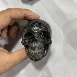 도매 천연 보석 크리스탈 광택 불꽃 두개골 Arfvedsonite 두개골