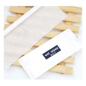 Lingettes humides jetables biodégradables non tissées pour restaurant et hôtel, en gros, portables, individuelles, à l'eau pure - Product Image 1