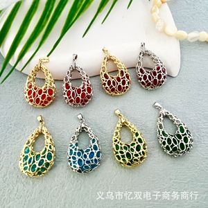 Pendentif en forme de goutte d'eau avec incrustation de zircon rouge serti en canal pour femme, usage quotidien, origine Yiwu - Product Image 4