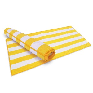 Serviette de plage antistatique en velours rouge et blanc pour les vacances de noël 100% coton biologique avec certificat GOTS pour l'extérieur - Product Image 6