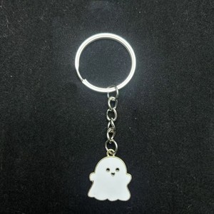 Black and white ghost keychain, simple cartoon accessory, men's and women's backpack key <b>ring</b>, <b>couple</b> pendant. - Product Image 3