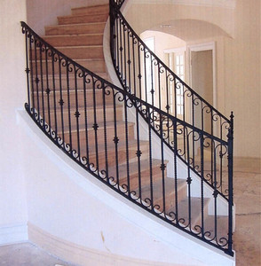 Rampe d'escalier en fer forgé d'extérieur d'époque à vendre - Product Image 3