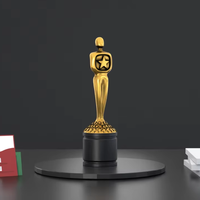 Nouvelle Star Figurine Personnalisé Golden Man Trophée 3D Casting Statue En Métal sur Base En Bois