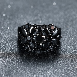 Anello in oro semplice di fascia alta da donna nuovi strass geometrici con <span class=keywords><strong>anelli</strong></span> di moda in lega personalizzati 18K con - Product Image 2