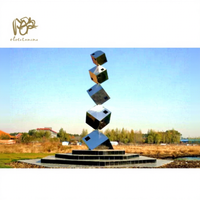 Sculpture cubique abstraite moderne en acier inoxydable avec miroir d'art en métal pour décor de parc de jardin