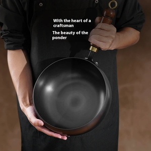 Auténtico Wok Zhangqiu de 24 CM de Acero al Carbono con Mango de Madera, Antiadherente, de Gran Capacidad para Saltear y Hacer Sopas, Auténtico Wok Pequeño Antiguo - Product Image 5