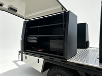 Remorque de camping à plateau plat en aluminium avec caisses à outils et auvent en option