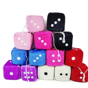 Pas cher en gros coloré personnalisé éponge mousse dés jeu enfants jouet BAS MOQ voiture cintre en peluche jouet doux dés - Product Image 6