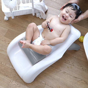 Silla de Baño Plegable Ajustable en Altura para Bebés Coreanos, Asiento Antideslizante y Cómodo de PVC para Lavar el Cabello, para Niños Pequeños, Baño Diario - Product Image 2