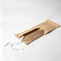 Boîte cadeau réutilisable en papier rigide pliable et recyclable avec ruban satiné imprimé or personnalisé