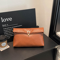 Dompet Clutch Kulit PU Anyaman dengan Gesper Emas, Tas Tangan Kapasitas Besar untuk Wanita