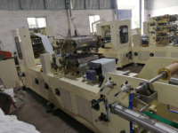 Machine à plier les serviettes en papier entièrement automatique multi-plis avec rembobinage, 380V 50Hz, capacité de production 100m/min, marque Xinyun