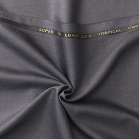Tissu en polyester et viscose tissé, finition nette, surface mate élégante, pour costume de visioconférence professionnelle