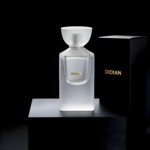 In magazzino 50ml personalizzazione Logo stampa colore ODM e OEM bottiglia di vetro a spalla piatta quadrata con fondo spesso - Product Image 1