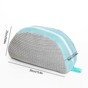 Sac de lavage pour chaussures réutilisable OEM, en maille chenille épaisse, anti-emmêlement, pour lavage en machine et entretien des chaussures - Product Image 2