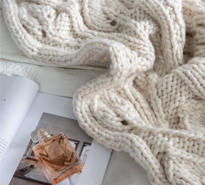 NES haute qualité pique-nique poids Crochet fait à la main <span class=keywords><strong>blanc</strong></span> noir doux acrylique Tube fil épais gros tricot géant jeter couverture - Product Image 6