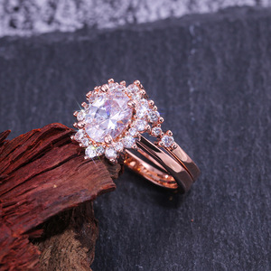 Set di Anelli Abbinati Placcati in Oro Rosa con Zirconi 5A, Gioielli Eleganti e alla Moda per Uso Quotidiano Femminile, Stile Moderno - Product Image 4