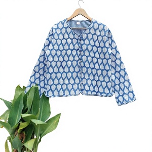 Veste matelassée en coton pour femme, faite à la main, style vintage, à rayures et imprimé floral, respirante, douce, hiver, doublure en coton réversible, boutonnée - Product Image 1