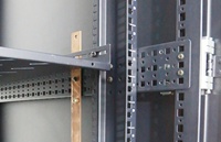 Armoire serveur de densité moyenne avec cadre profilé à dix plis pour câblage structuré