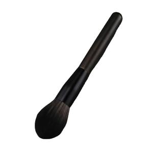 Grand pinceau portatif à poudre en vrac pour l'application du visage débutant manche en bois féminin forme angulaire cheveux synthétiques - Product Image 1