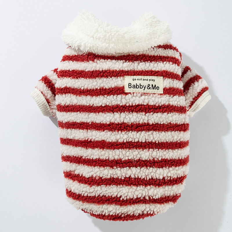 Veste en polaire à rayures rouges