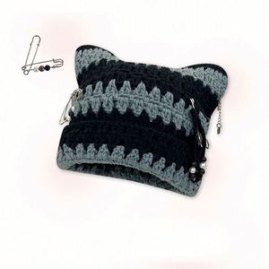 Vente en gros de chapeaux carrés en crochet faits à la main pour femmes, multicolores, style punk - Product Image 4