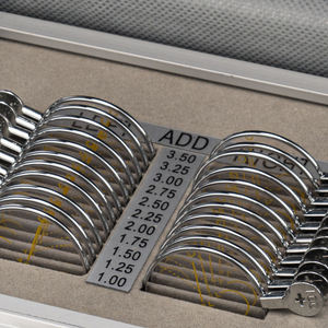 Estuche Profesional con 22 Lentes <span class=keywords><strong>de</strong></span> Prueba Progresivas Multifocales con Garantía <span class=keywords><strong>de</strong></span> 1 Año para Uso Óptico con Estuche <span class=keywords><strong>de</strong></span> Aluminio - Product Image 2