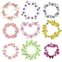 Patch brodé motif couronne de roses et fleurs de mimosa dorées, thermocollant