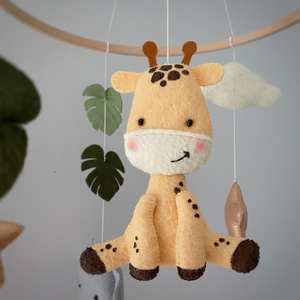 Sur la vente fait à la main couleur magnifique feutre teddy nursery bébé berceau mobile avec bague en bois - Product Image 4