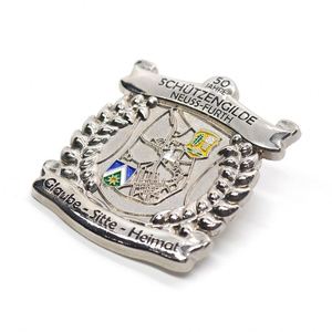 Badge personnalisé en métal 3D, plaqué or et nickel antique bicolore, motif épée, bouclier, hache, épingle de revers, logo de marque en métal sur mesure, souvenir - Product Image 3