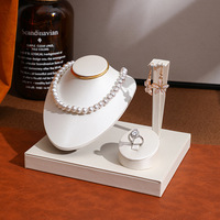 Présentoir multifonctionnel en cuir PU pour bijoux, buste de mannequin pour colliers, bagues, pendentifs et boucles d'oreilles