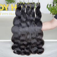 Vendeurs de trame de cheveux humains naturels vierges à cuticules alignées Paquets de cheveux brésiliens ondulés ondulés