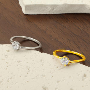 ダイヤモンドリング18K金メッキステンレス鋼新品エレガントクラシックファッションジュエリー防水スタッカブルリング女性用 - Product Image 5