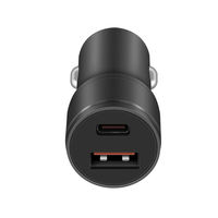Vente directe d'usine, mini chargeur de voiture multi-ports en alliage d'aluminium 30W PD USB-C à charge rapide pour téléphones mobiles