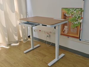 Bureau d'étude multifonctionnel en bois au design moderne, nouvelle arrivée, table réglable en hauteur, ergonomique, avec prise intégrée - Product Image 6