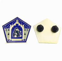Precio al por mayor de fábrica Venta caliente Aleación de zinc Esmalte duro Gritty Personalizado Sombrero mágico Pin Insignia con embragues de mariposa