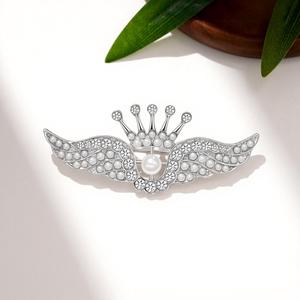 Broche Weiman simple et polyvalente en forme d'aile d'aigle avec perles et pompons, exquise et élégante, en zircon, pour fêtes d'enfants, en alliage plaqué - Product Image 4