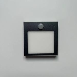 Lumière LED sans fil de haute qualité avec capteur de mouvement PIR 0,45 W, lumières nocturnes LED, boîtier ABS, lumière LED pour armoire avec batterie - Product Image 1