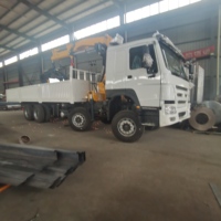 Camion-grue articulé CLW Howo 8x4, moteur FPT, capacité de 16 tonnes, hauteur de levage de 14 m, grappin hydraulique pour bois, bras pliable