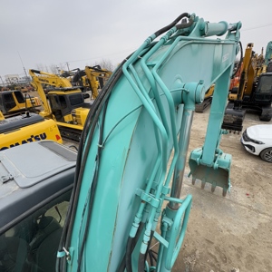 Excavatrice sur chenilles d'occasion Kobelco SK135SR/SK135UR, 13 tonnes, importée du Japon, pompe Mitsubishi, bien entretenue, bon état de marche - Product Image 4