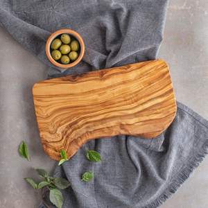 Tagliere rustico fatto a mano in legno d'ulivo vassoio per salumi tagliere piatto da portata per la cucina - Product Image 3