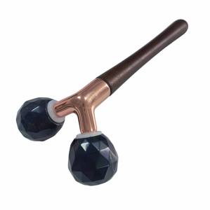 Outil de massage facial raffermissant de la peau en quartz rose, aventurine verte, obsidienne, rouleau de beauté en pierre de jade, rouleau de massage facial 3D - Product Image 4