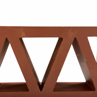 Brique creuse décorative en terre cuite à motif triangulaire en argile rouge pour mur de jardin et cloison intérieure