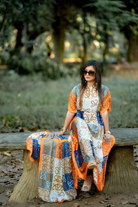 เดรสแฟชั่นขายดี ชุดเดรสยาวพิมพ์ลายแอฟริกันผ้าซาติน พร้อมผ้าคลุมไหล่ ไซส์พลัส ชุดเดรสแอฟริกันแบบคาฟตัน - Product Image 5